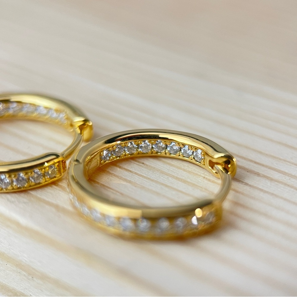 18k Yellow Gold Plated S925 Moissanite Inside-out Huggie Hoop Earrings - Picture 6 of 6